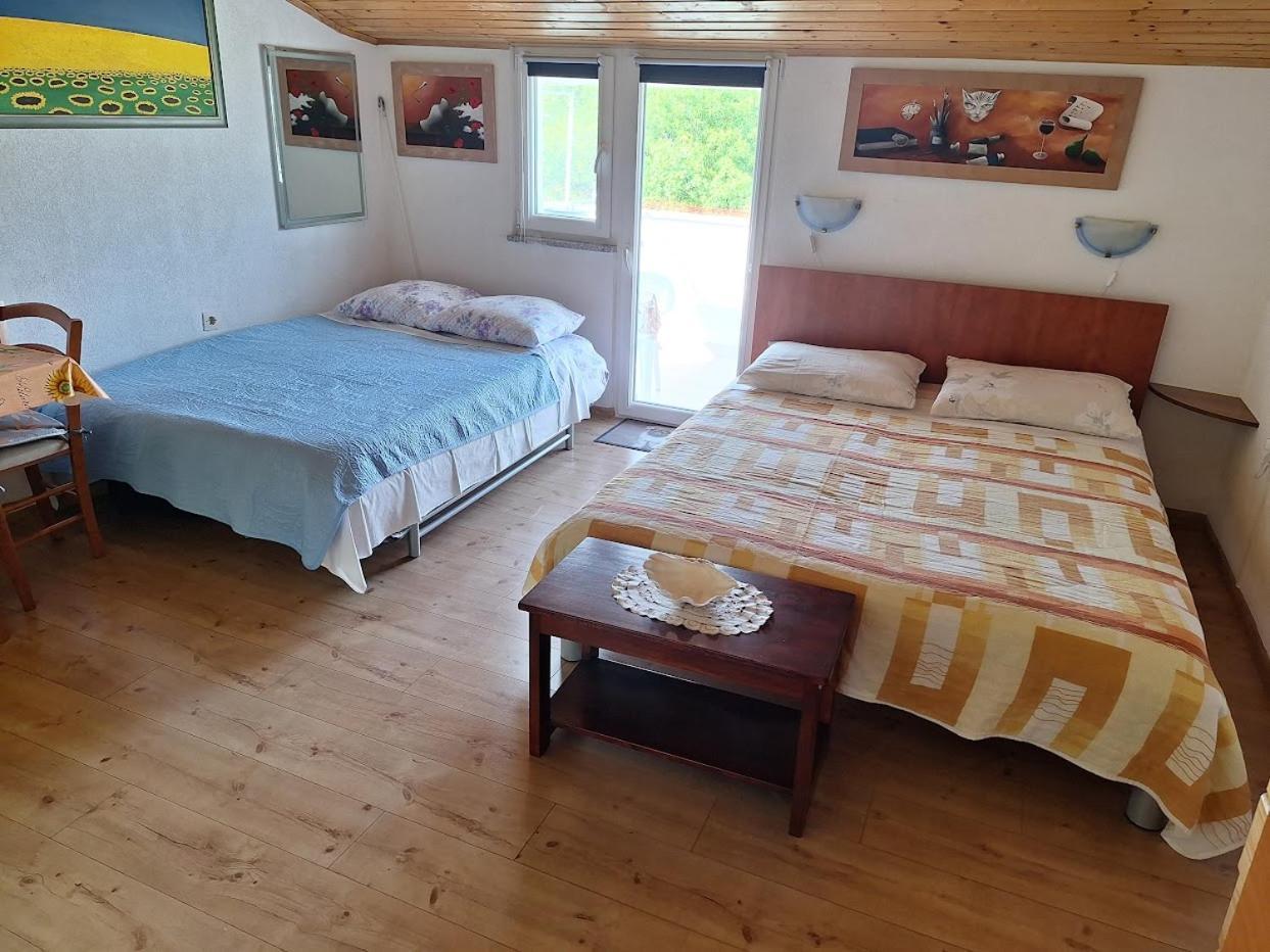 Apartments Alex ロヴィニ 部屋 写真