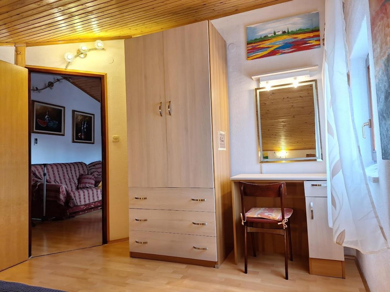 Apartments Alex ロヴィニ 部屋 写真