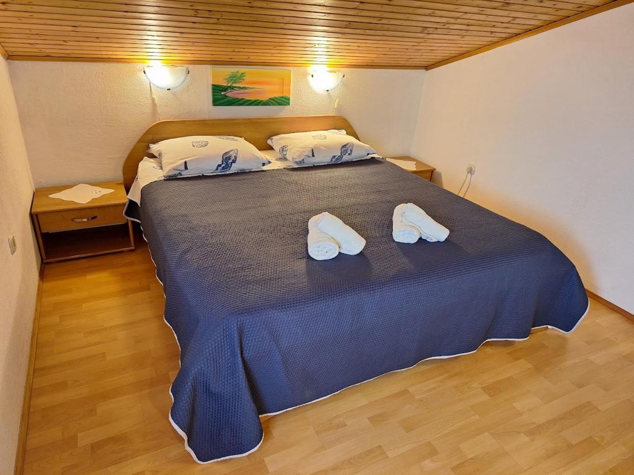 Apartments Alex ロヴィニ 部屋 写真
