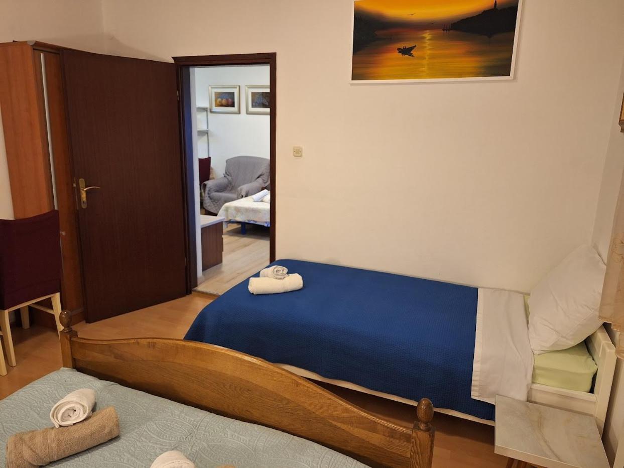 Apartments Alex ロヴィニ 部屋 写真