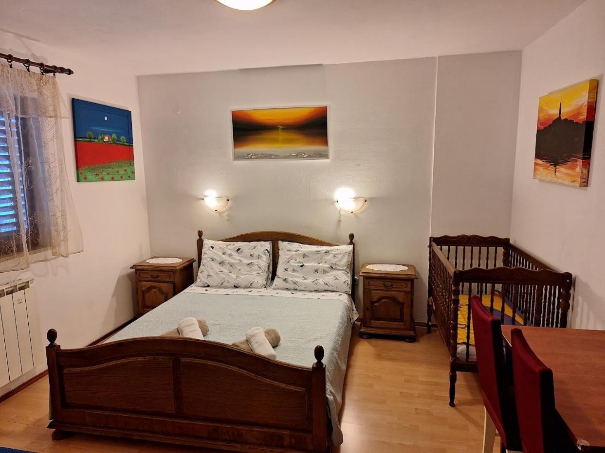 Apartments Alex ロヴィニ 部屋 写真